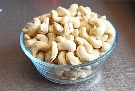Cashew Nuts plane/Non fry (Kaju Sada)