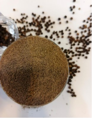 Black pepper powder (kali mirch powder)